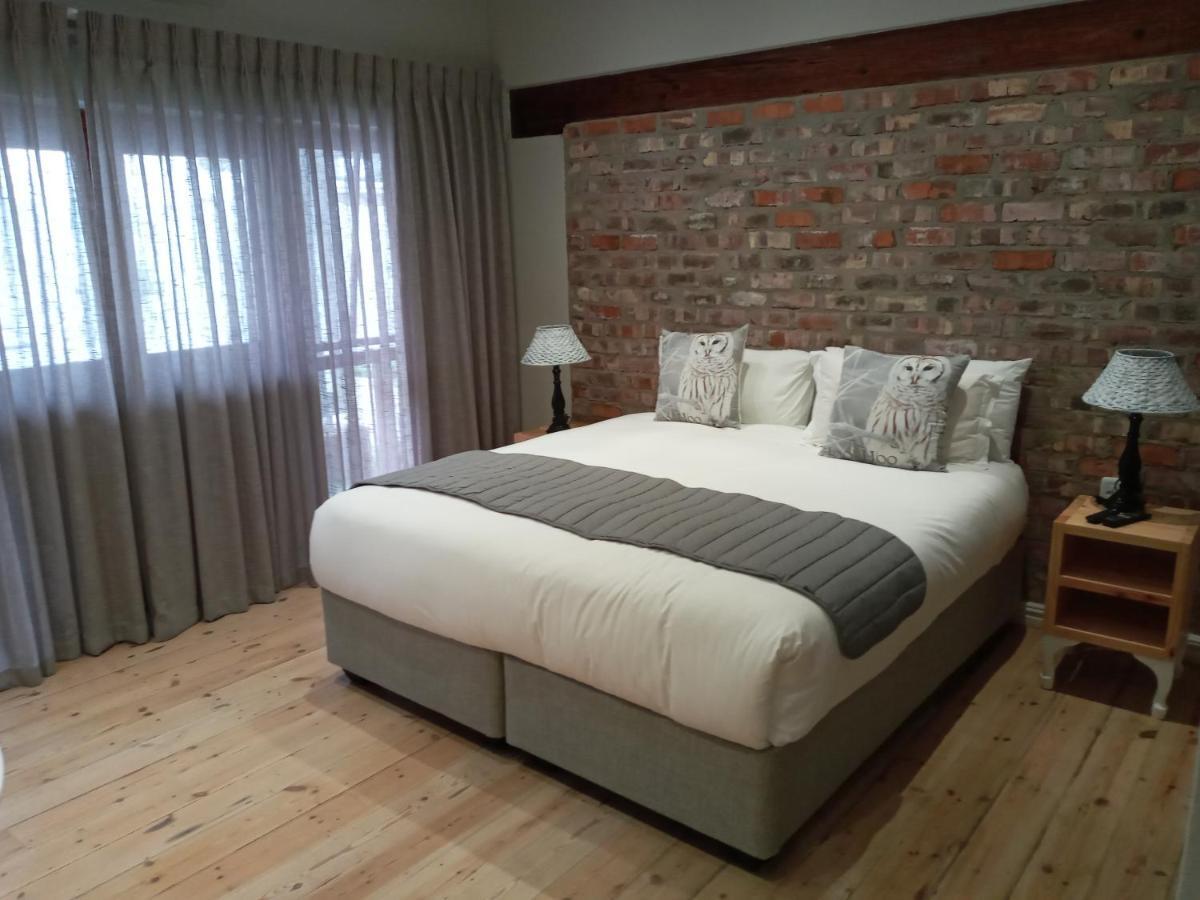 Two Fat Owls Guesthouse George Bagian luar foto